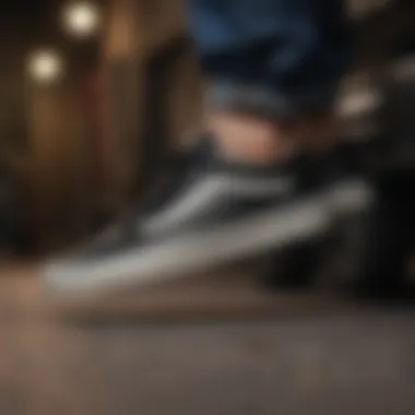 Classic Silhouette of Vans Old Skool Black Leather Classic silhouette of Vans Old Skool Black Leather